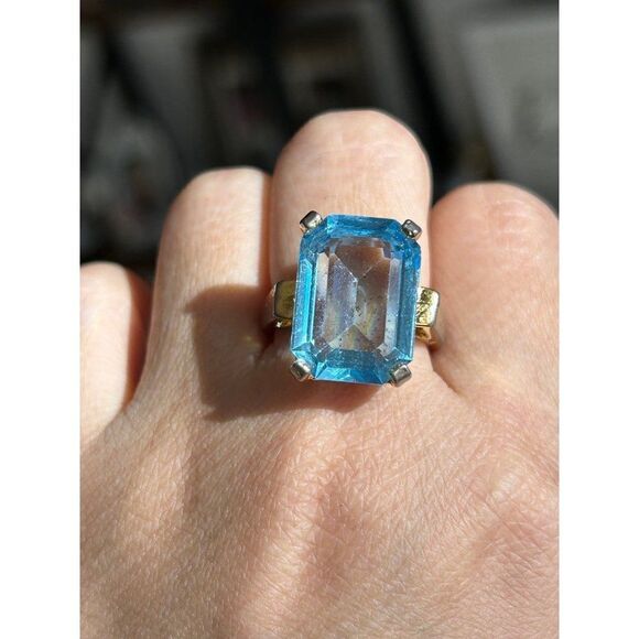 Heavily Used Faux Blue Topaz Ring - Picture 7 of 9